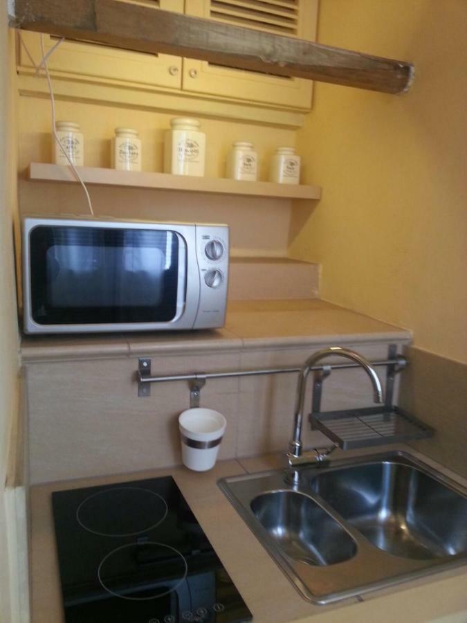 La Casina Del Borgo Apartment อับบาเดียซานซัลวาตอเร ภายนอก รูปภาพ
